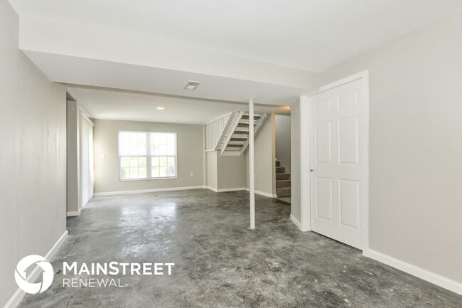 Building Photo - 839 Memory Ln