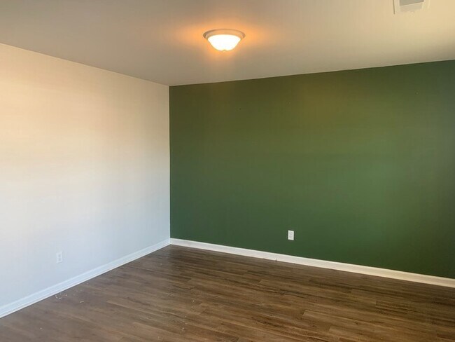 Building Photo - 481 Tondee Wy