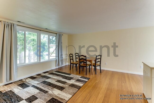 Building Photo - 5705 38th Ct SE