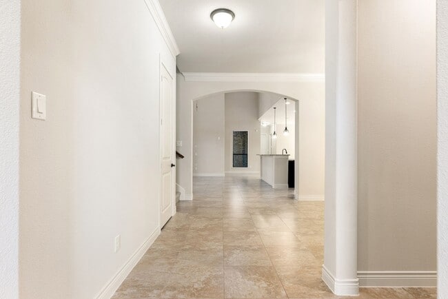 Foto del edificio - 32 Evangeline Blvd