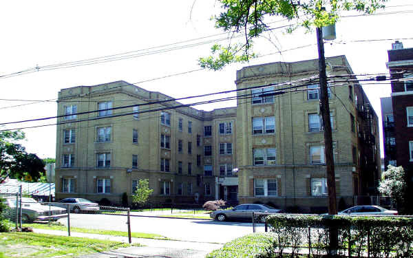 Foto del edificio - 383-389 Clifton Ave