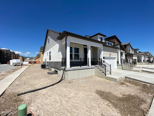 Building Photo - 5 br, 3 bath Townhome - 1536 N 3950 W