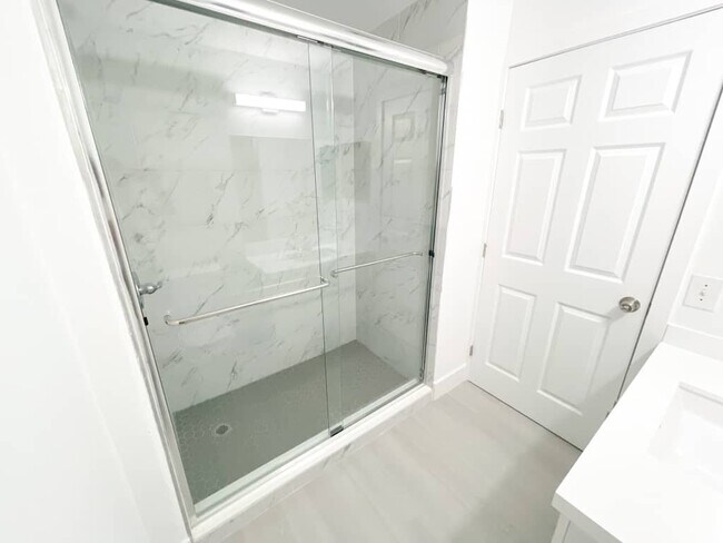 Foto del edificio - 2421 NW 96th Ter