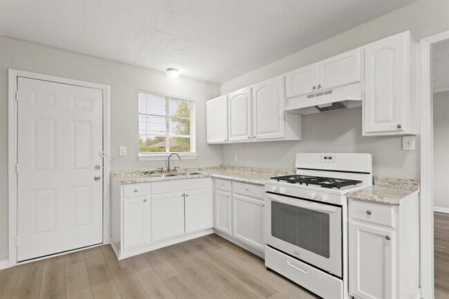 Foto del edificio - 9133 Woodlyn Rd