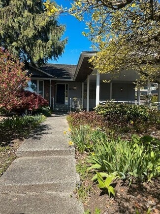 Building Photo - 2229 Kings Av