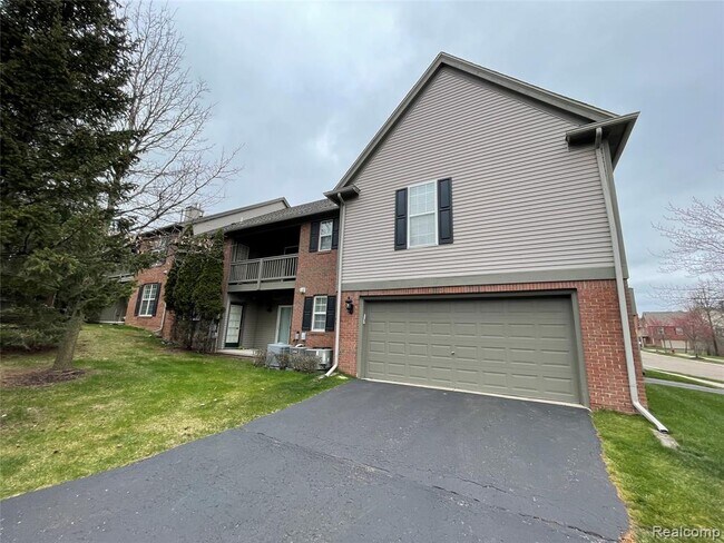 Foto del edificio - 28139 Carlton Way Dr