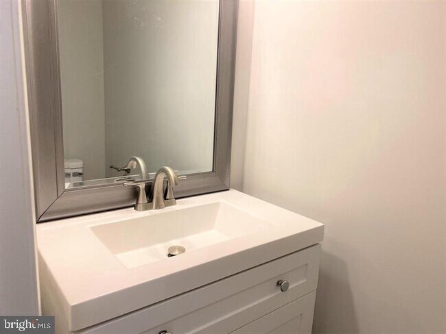 Building Photo - 5054 Head Ct
