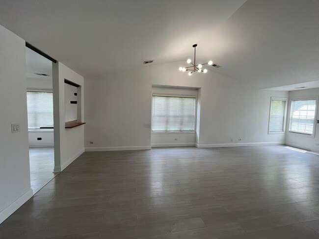 Building Photo - 262 Odlum Ct