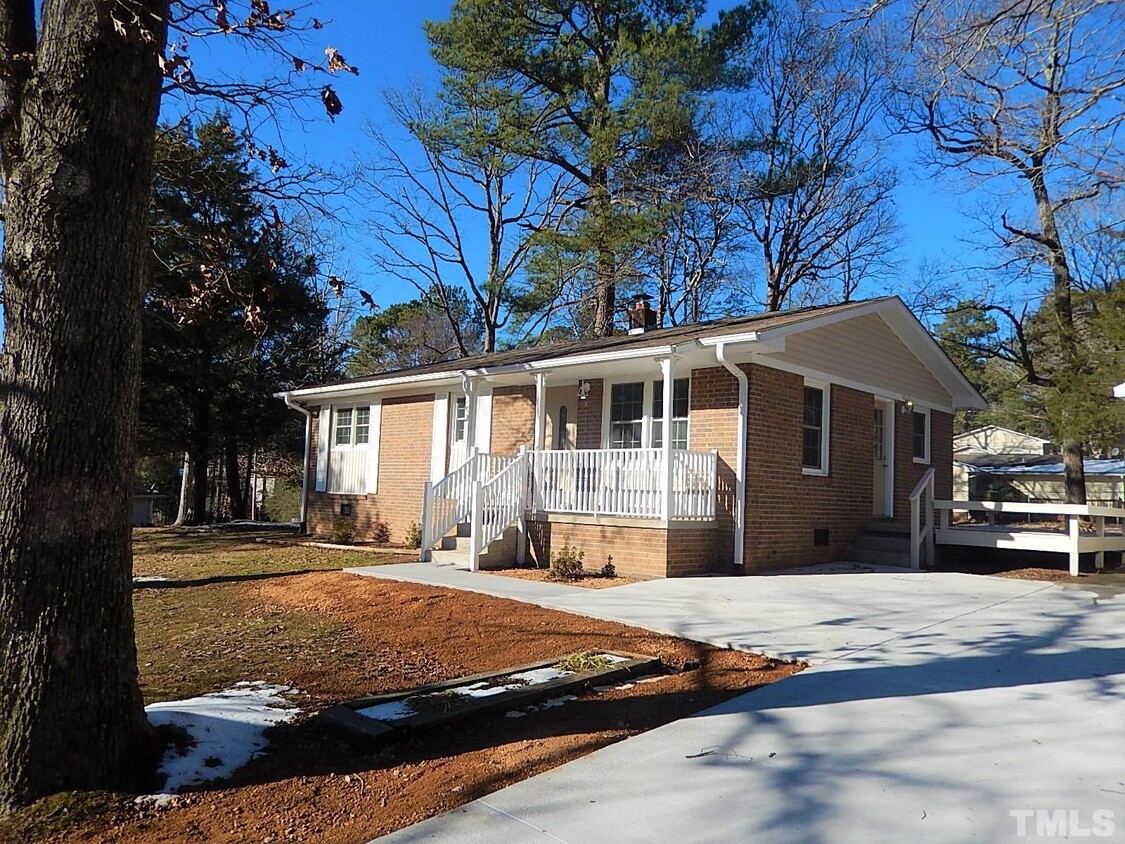 Primary Photo - 633 Shannon Dr