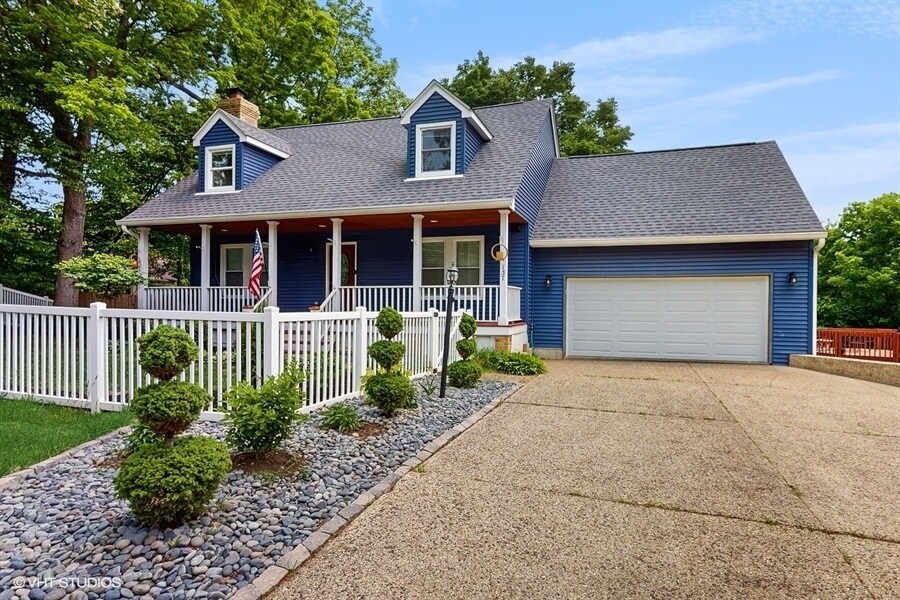 Primary Photo - 137 Forest Ave