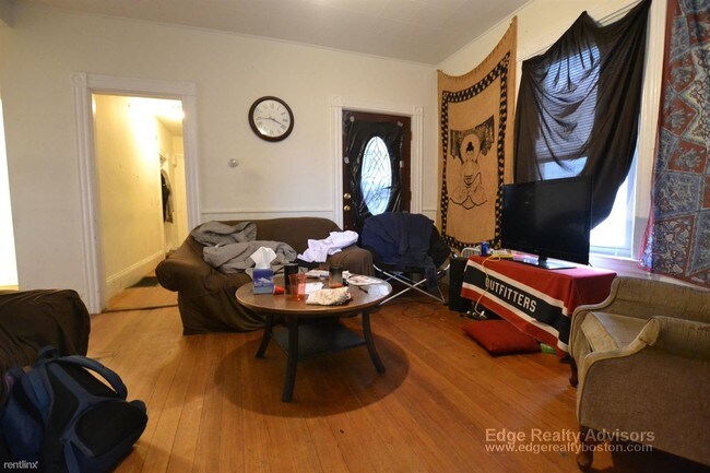 Foto del edificio - 6 br, 2 bath  - 40 Pratt St