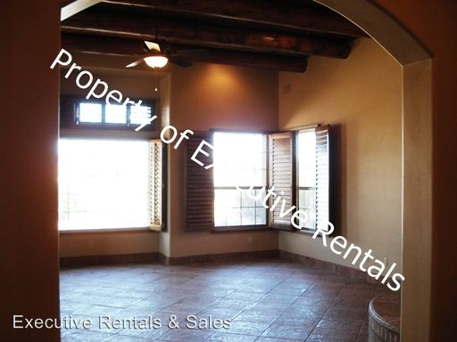 Building Photo - 1860 Tapestry Cir