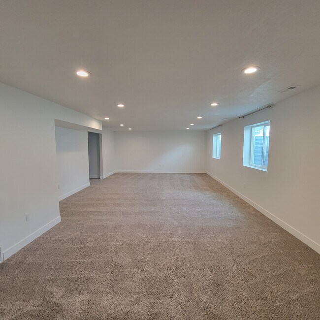 Foto del edificio - 2496 W Glover Ln