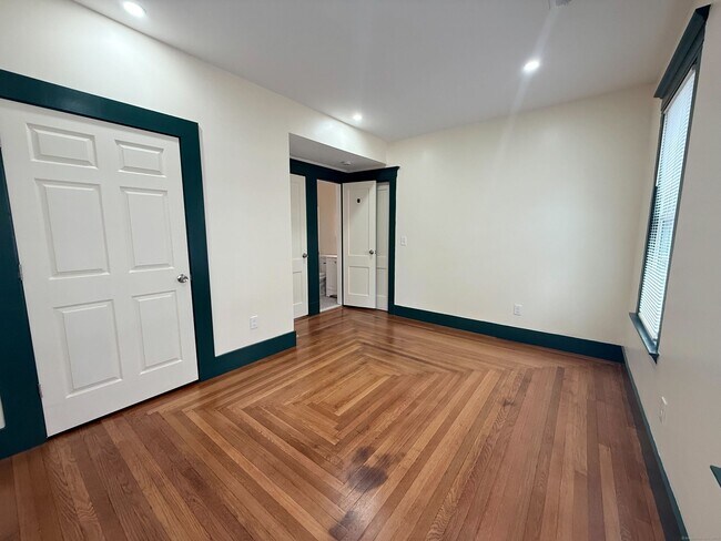 Foto del edificio - 130 Hubinger St