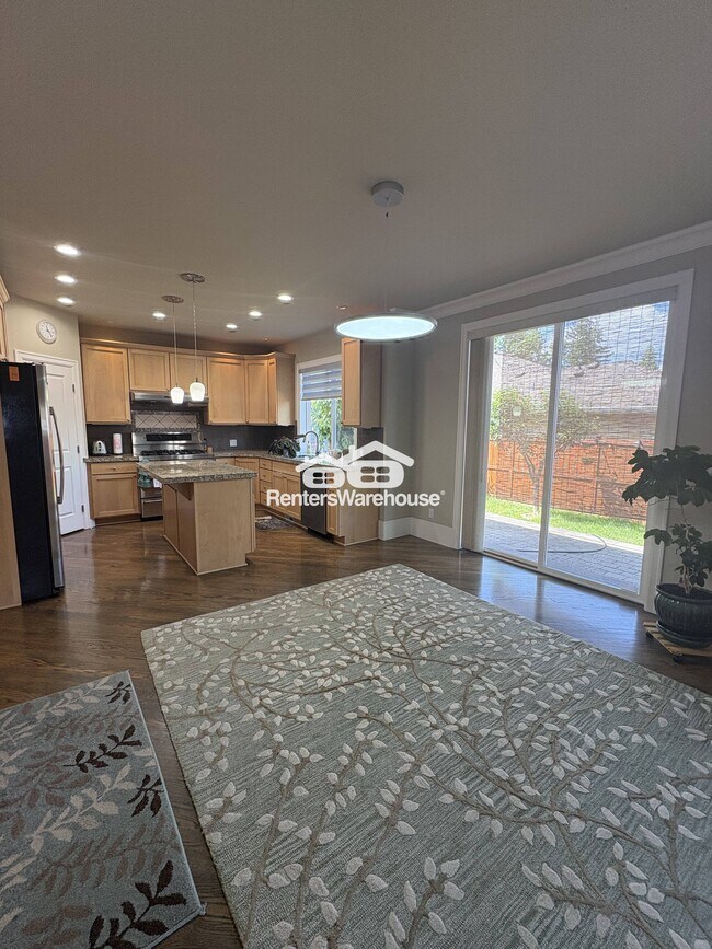 Foto del edificio - 1609 Blaine Ave NE