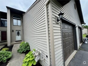 Building Photo - 8434 Bubbling Springs Dr