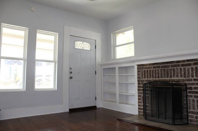 Foto del edificio - 826 Erie Ave