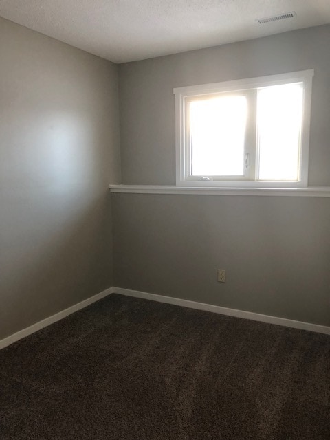 Building Photo - 3 Bed 1.5 Bath Unit in Olds, AB