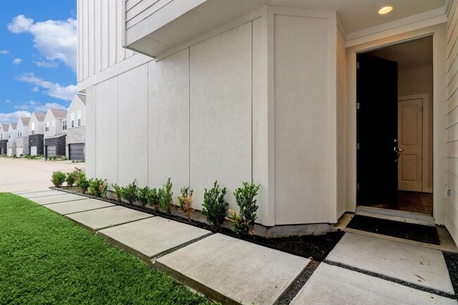 Foto del edificio - 1906 Hollister Spruce Ln