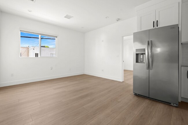 Foto del edificio - 14531 Dickens St