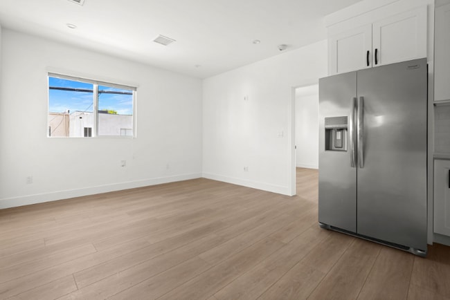 Building Photo - 14531 Dickens St