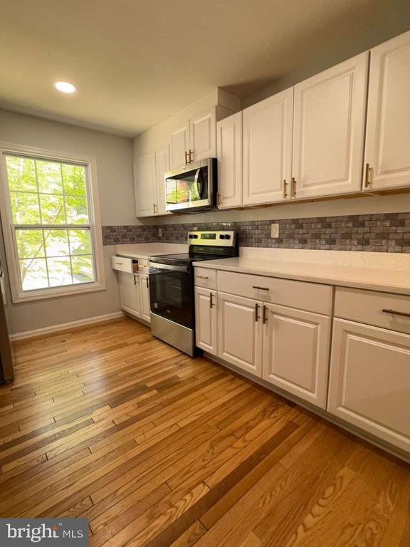 Building Photo - 4902 Van Walbeek Pl
