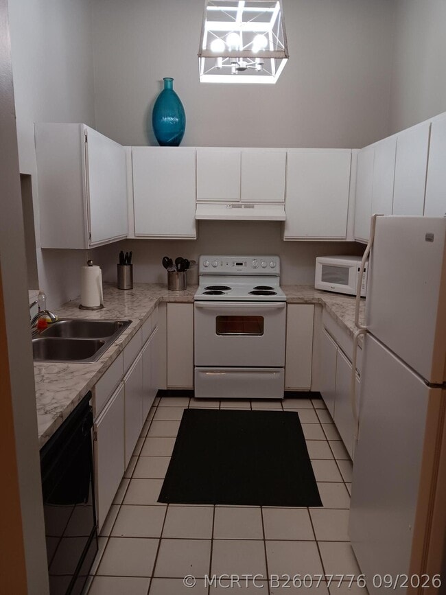 Building Photo - 1507 Hawthorne Pl
