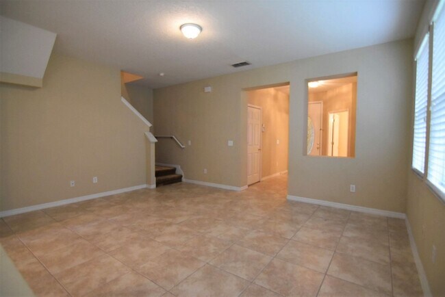 Foto del edificio - OVIEDO townhome with WATER VIEW, 3br 2.5ba...
