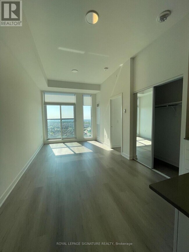 Building Photo - 40 Lagerfeld Dr