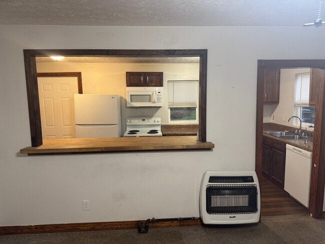 Foto del edificio - 608 Brevard St