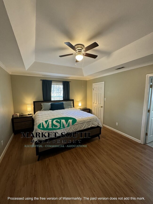 Building Photo - ***APPLICATION PENDING*** Coffee Bluff Charm