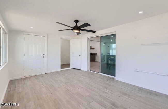 Foto del edificio - 5827 N 22nd Dr