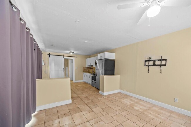 Foto del edificio - 120 Pleasant Pl