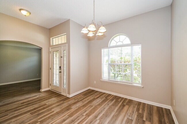 Foto del edificio - 1747 Northglen Cir