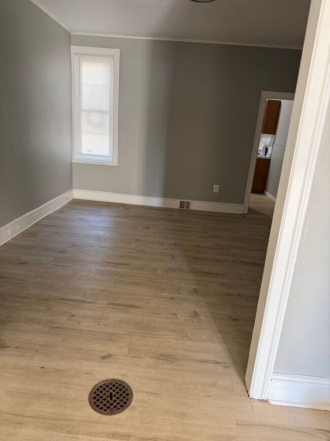 Photo - 317 York St House