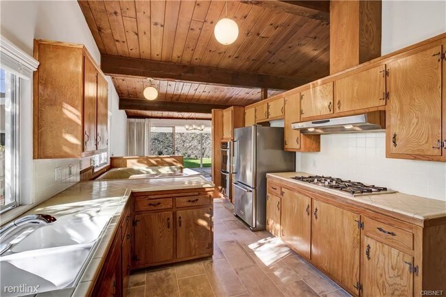 Building Photo - 3 br, 2.5 bath House - 851 Enchanted Way