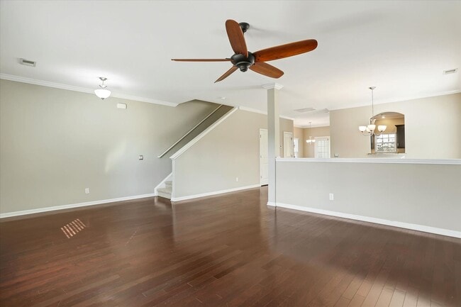 Building Photo - Cute 3 bedroom 2 bath