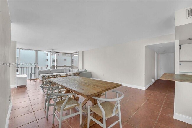 Foto del edificio - 150 Ocean Ln Dr