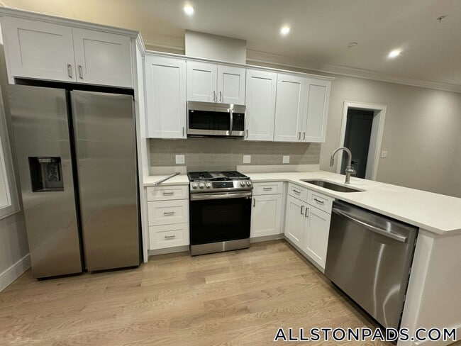 Building Photo - 161 Allston St