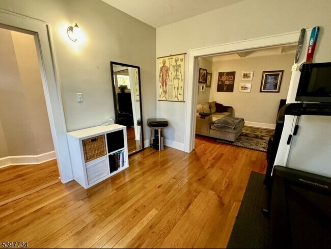 Foto del edificio - 10 Willowdale Ave