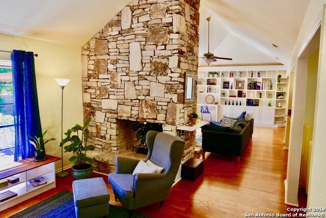 Foto principal - 1202 Weeping Willow St