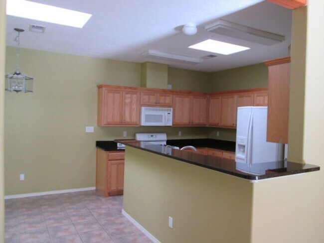 Foto del edificio - 647 Granite Point Tr SE