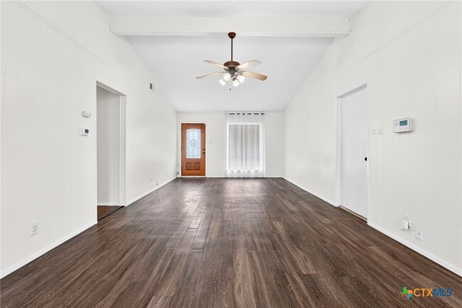 Foto del edificio - 8408 Maine Dr