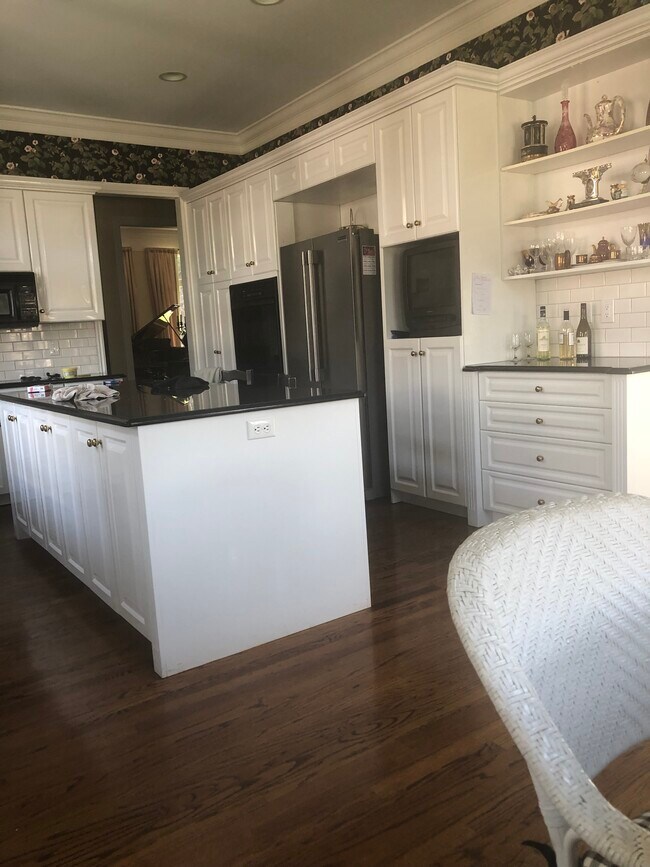 Foto del edificio - 6627 Crest Top Dr