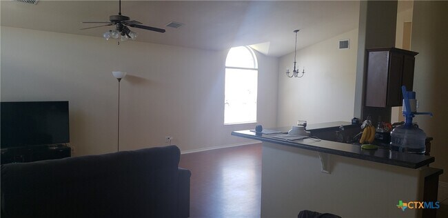 Building Photo - 2302 Griffin Dr