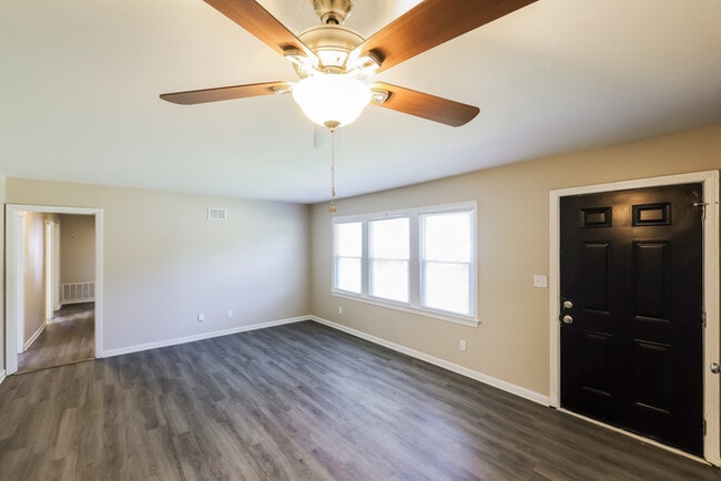 Building Photo - 26 Bellview Dr