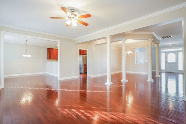 Foto del edificio - 500 Boswell Ln