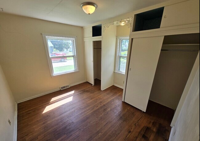 Building Photo - 33 Berkshire Dr