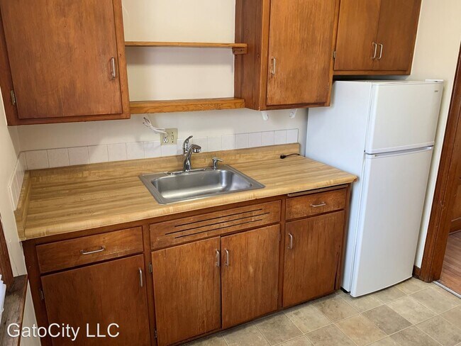 Foto del edificio - 2671 N 74th St
