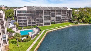 Foto del edificio - 11370 12 Oaks Way